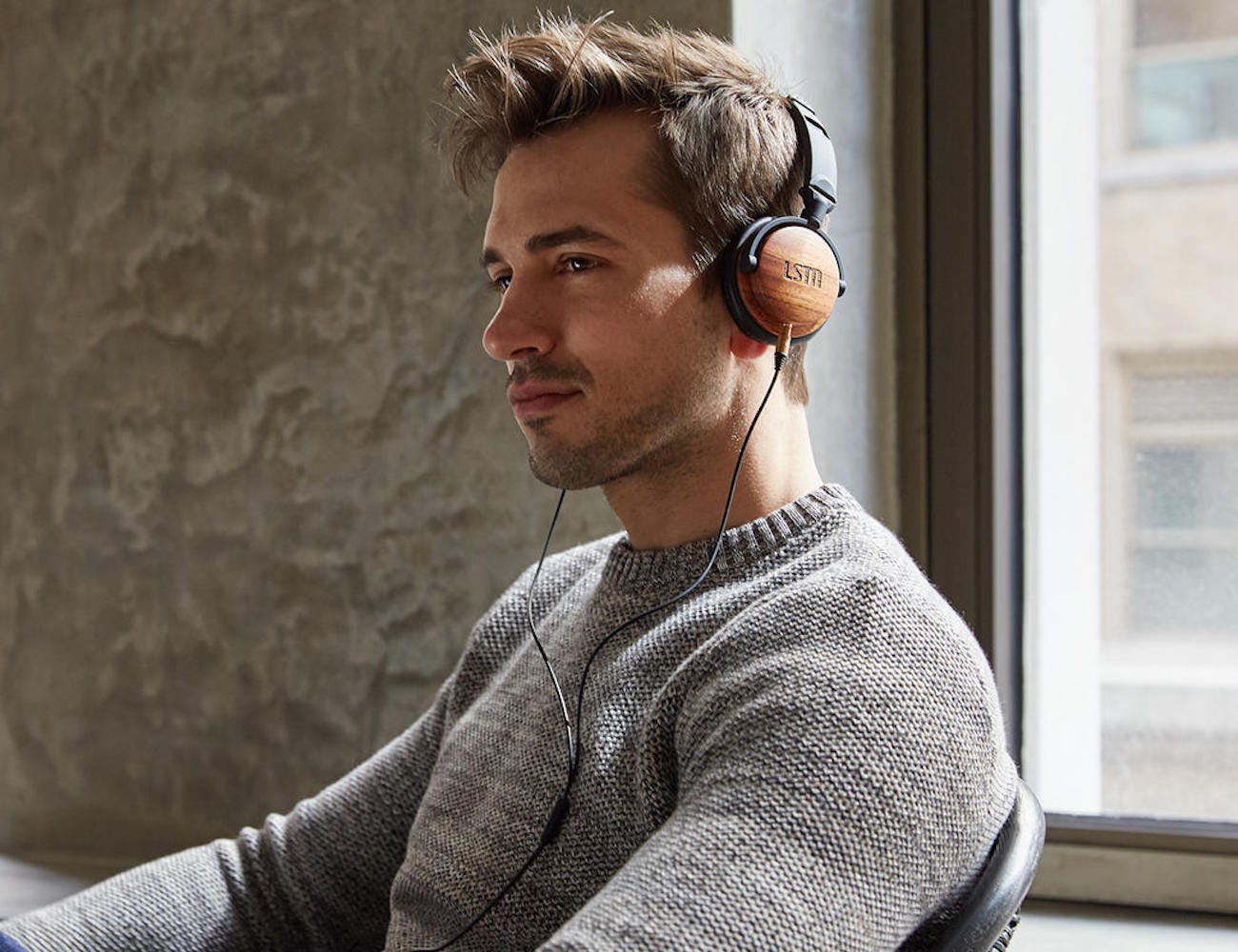 Best Headphones of 2017. Music infiltrates our daily lives. We… | by Gadget  Flow | Gadget Flow | Medium