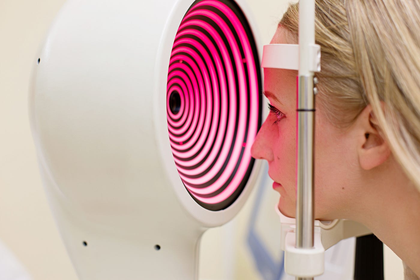 Wavy Lines In Vision After Retinal The Unexpected Reason You Need To See A Doctor Now - qtp1pmi