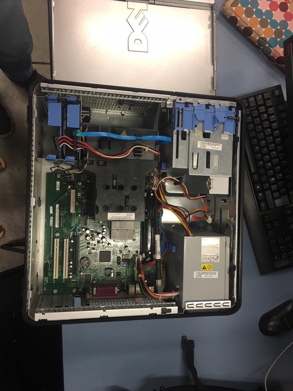 Desarmar una computadora y no morir en el intento | by Luis E. Santos ...
