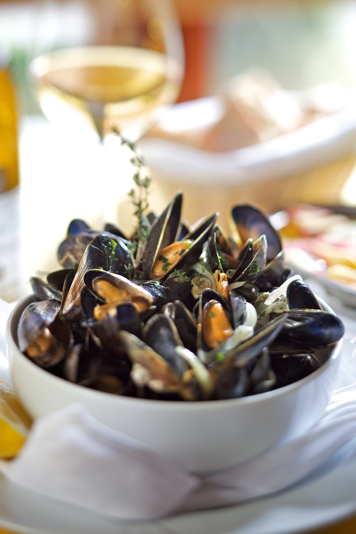 A bowl of mussels
