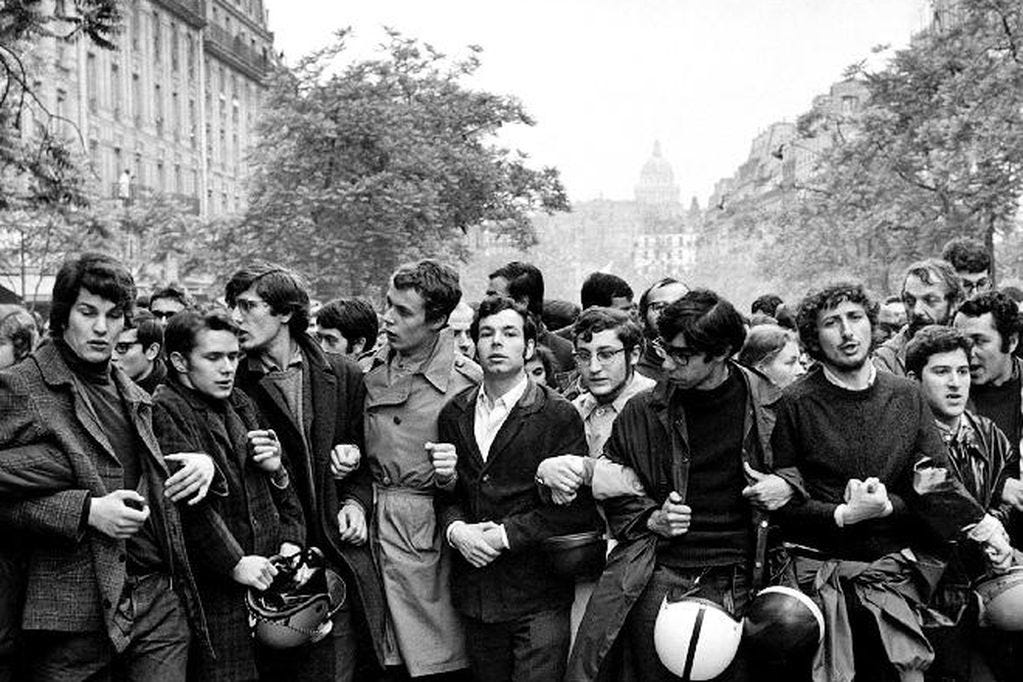 Black and white photo of french student riot May 1968