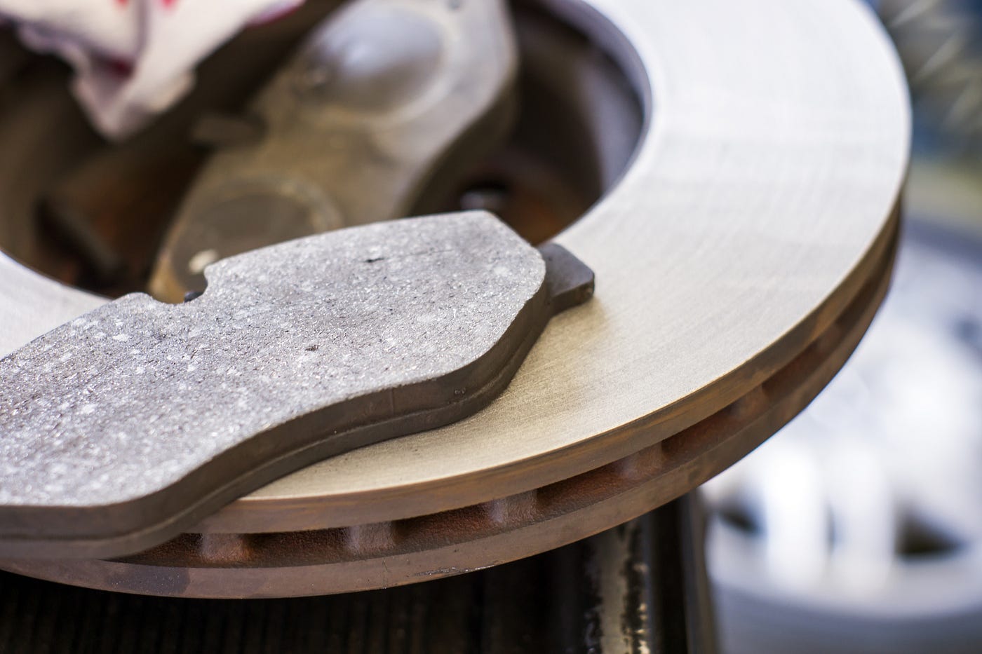 Ceramic Vs. Semi-Metallic Brake Pads | by Hogan & Sons Tire and Auto |  Medium
