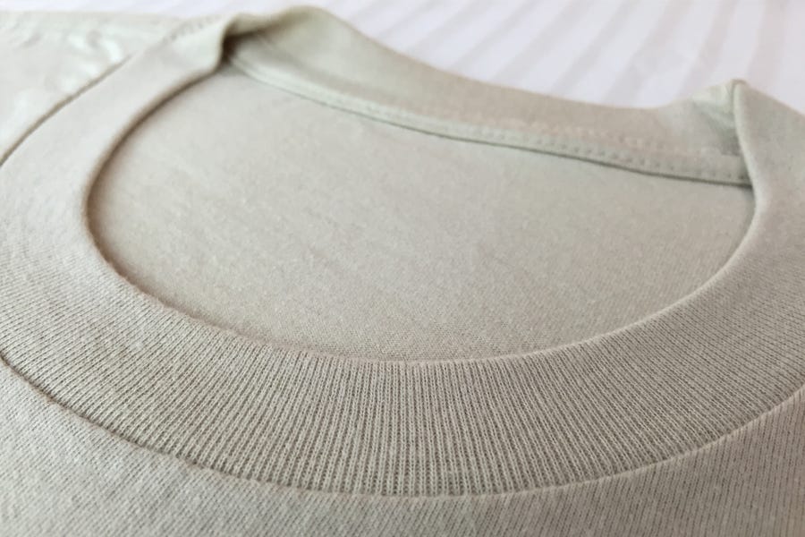 Plain t shirts with custom tags Outlet