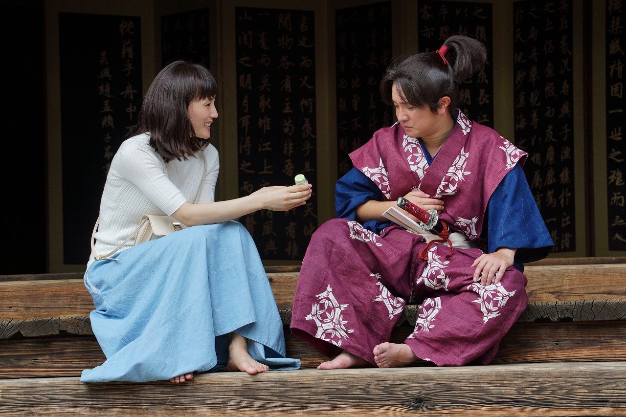 從 本能寺大飯店 裡 看日本的文化脈絡與文創結構 看了 本能寺大飯店 這部電影是由綾瀨遙 堤真一以及濱田岳所共同主演的穿越劇電影 By Ian Chen Medium