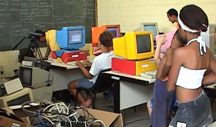 MetaReciclagem lab in Santo André (circa 2004)