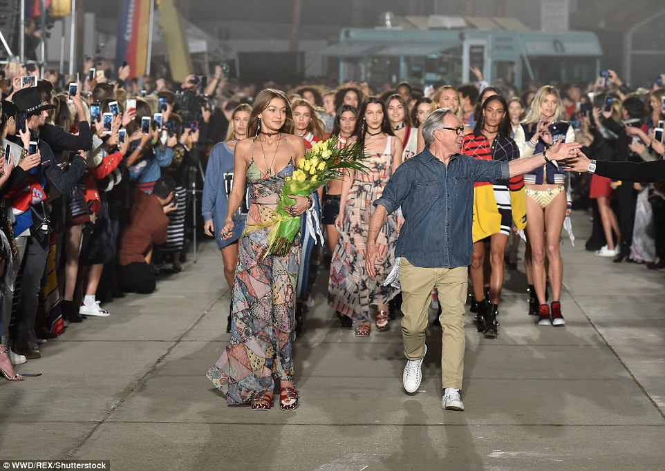 All eyes on Gigi Hadid at Tommy Hilfiger's epic Venice Beach fashion show |  by Doppels | Medium