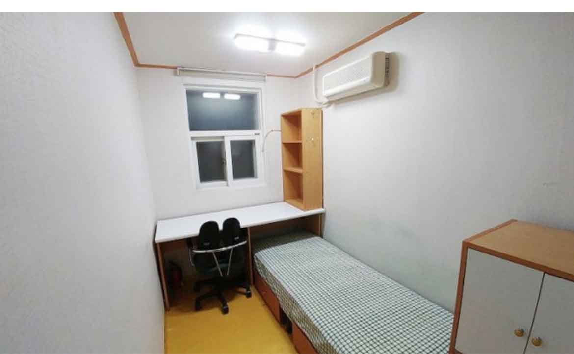 韓國租屋文化 陽光照不進的半地下屋 這套戲出現了韓國獨有的居住形態 半地下樓 By 國立成功大學都市計劃學系畢業成果展