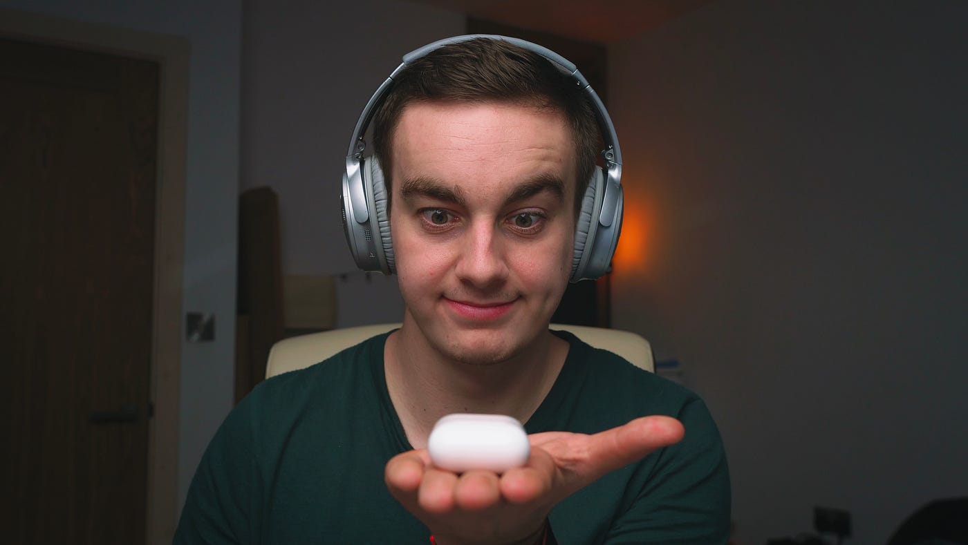 Bose QC35 vs Apple AirPods — Which 