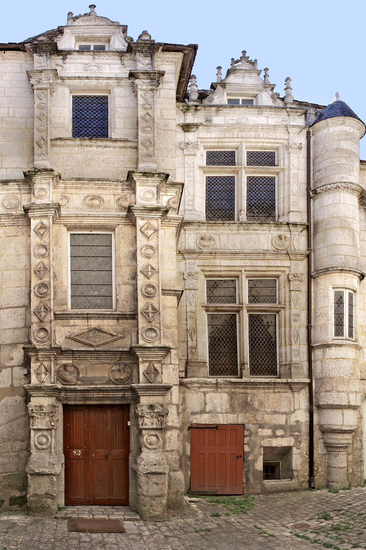 Angoulême — history and charm combined in south west France | by Living  Magazine | Living Magazine | Medium