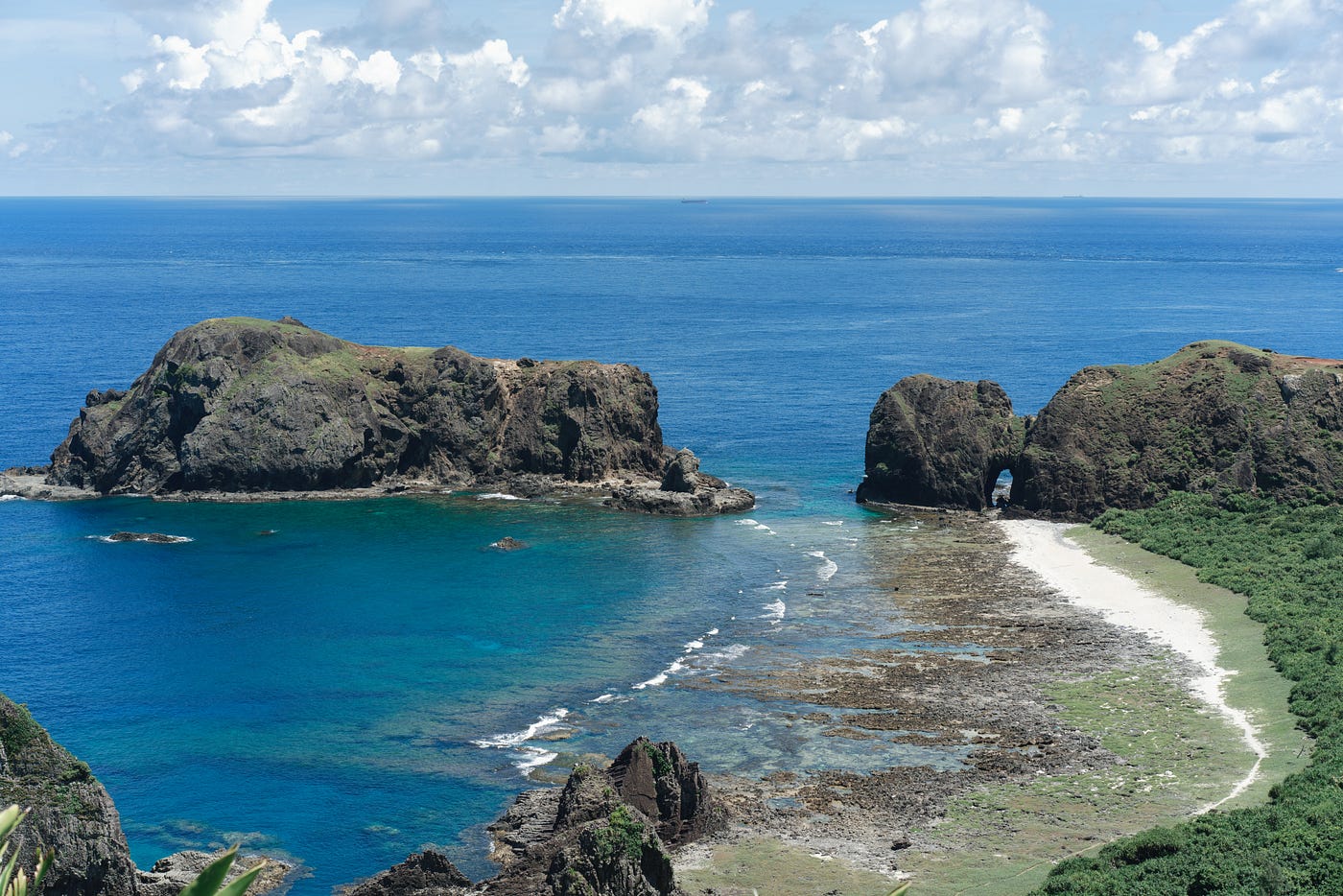 監獄大哥吹過這裡的海風 卻未曾見過這裡的美景 綠島之美 Dragon Photograph Medium