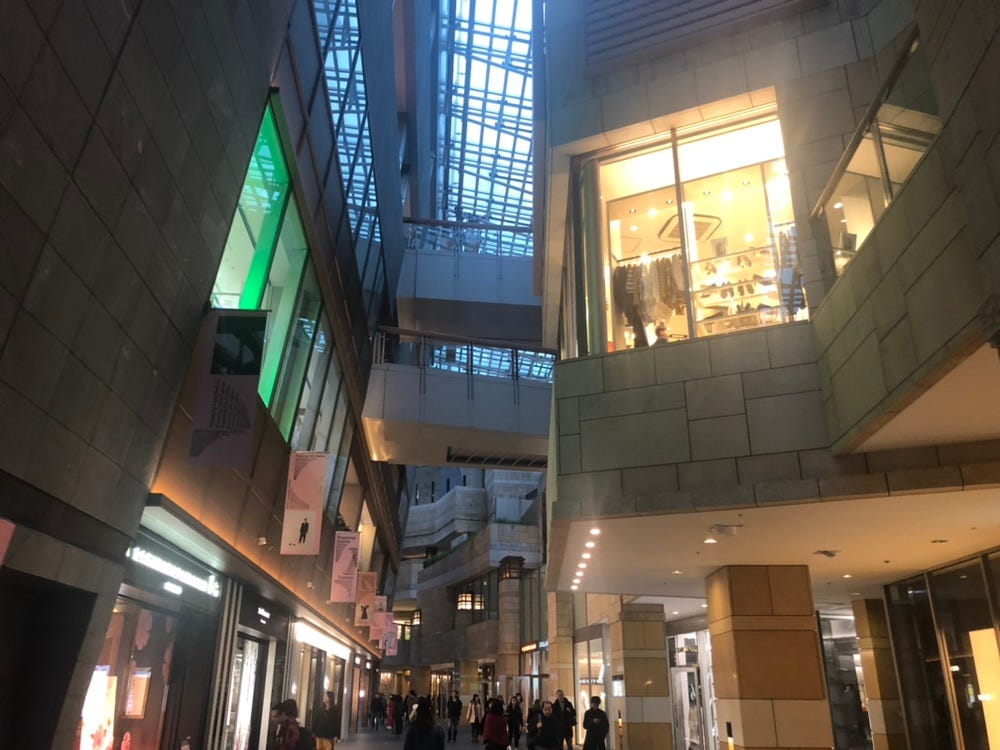 Daily Life Blog An Evening In Roppongi By Emily Medium