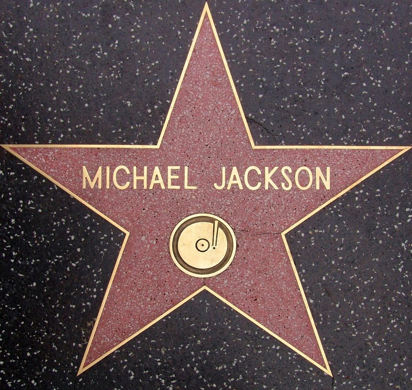 Picharam ''a estrela de Michael Jackson na Calçada da Fama'' e a Paris  Jackson foi pessoalmente limpar | by MJ Beats | MJ Beats | Tudo sobre Michael  Jackson