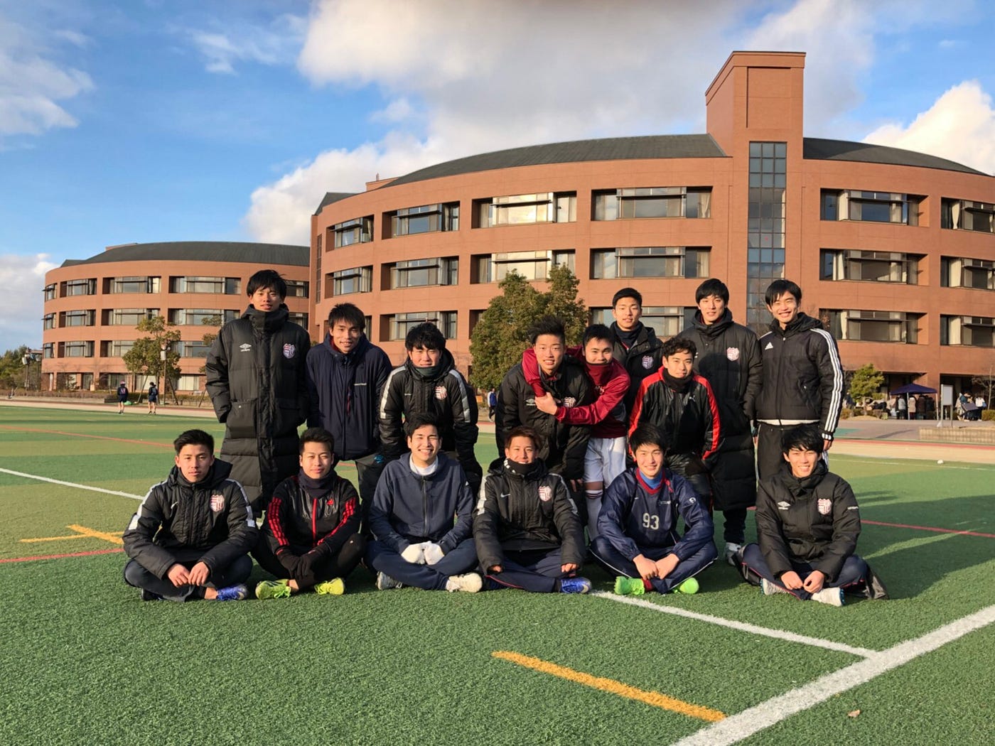 公立中学校を経験したこと 18 3 3 現在 韓国の仁川空港にトランジットのために滞在している 次のフライトは明日の朝の By Takaya Nakagawa Medium