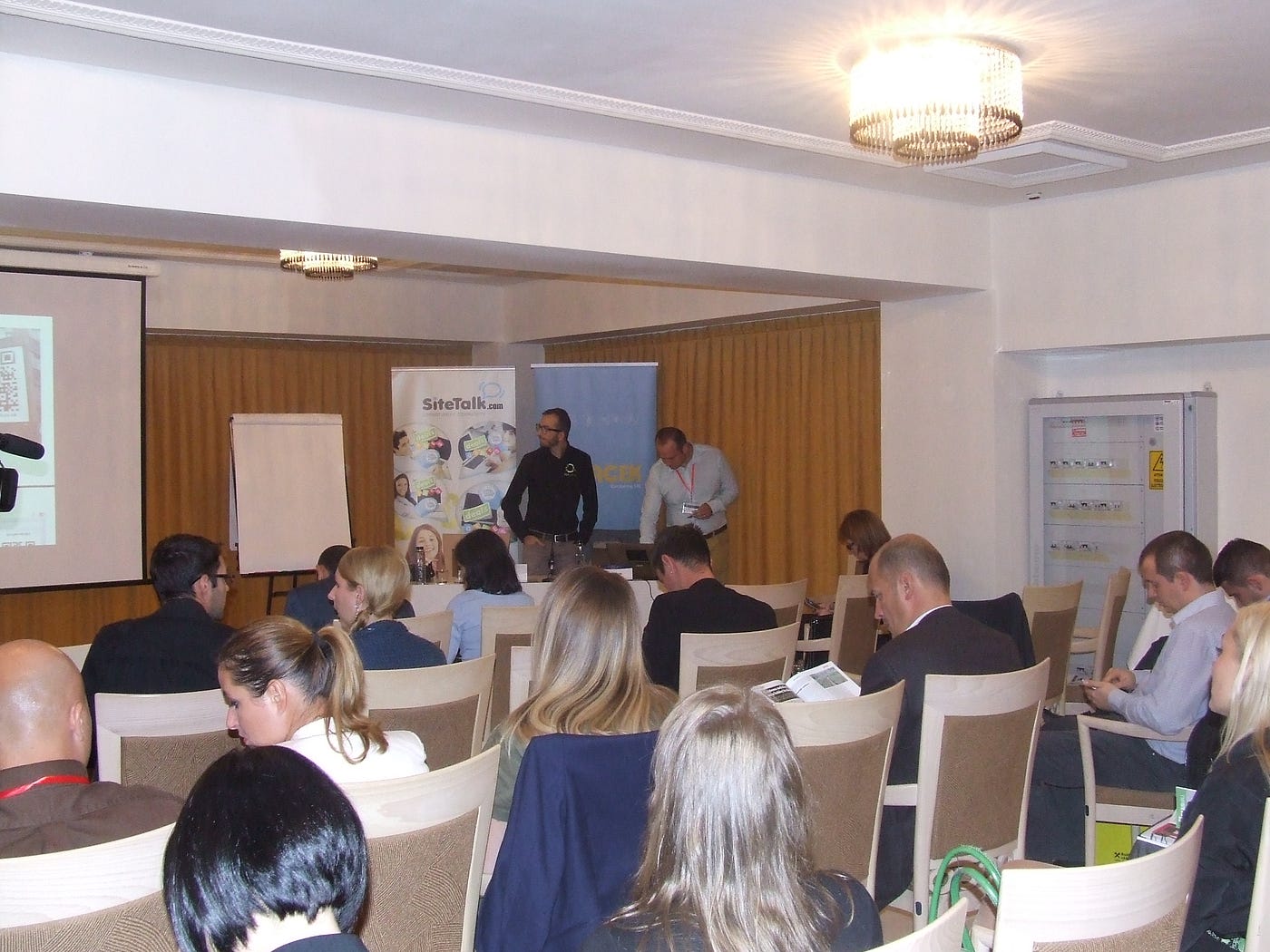 Adrian Niculescu speaking about social media marketing at Business Days in Cluj, Romania
