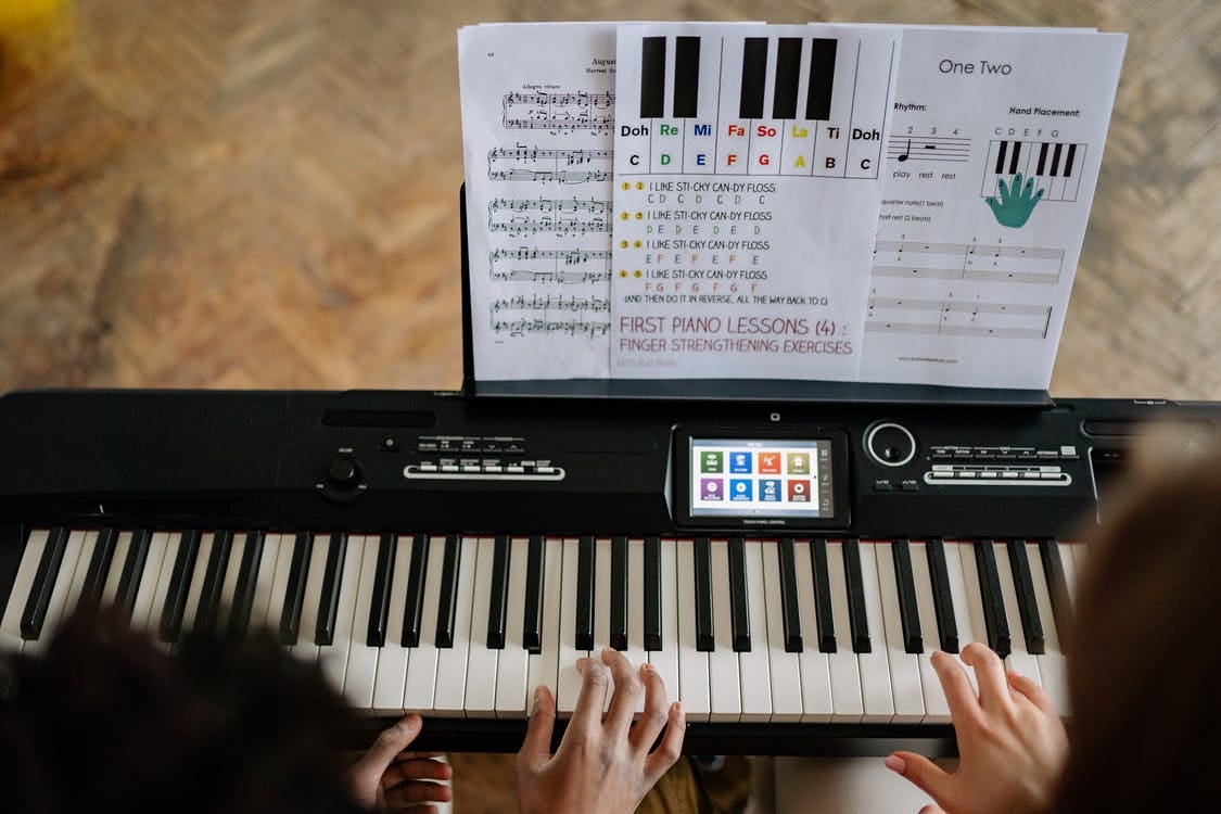 How Much Do Piano Lessons Cost Per Hour? | by Lia Chen | Medium