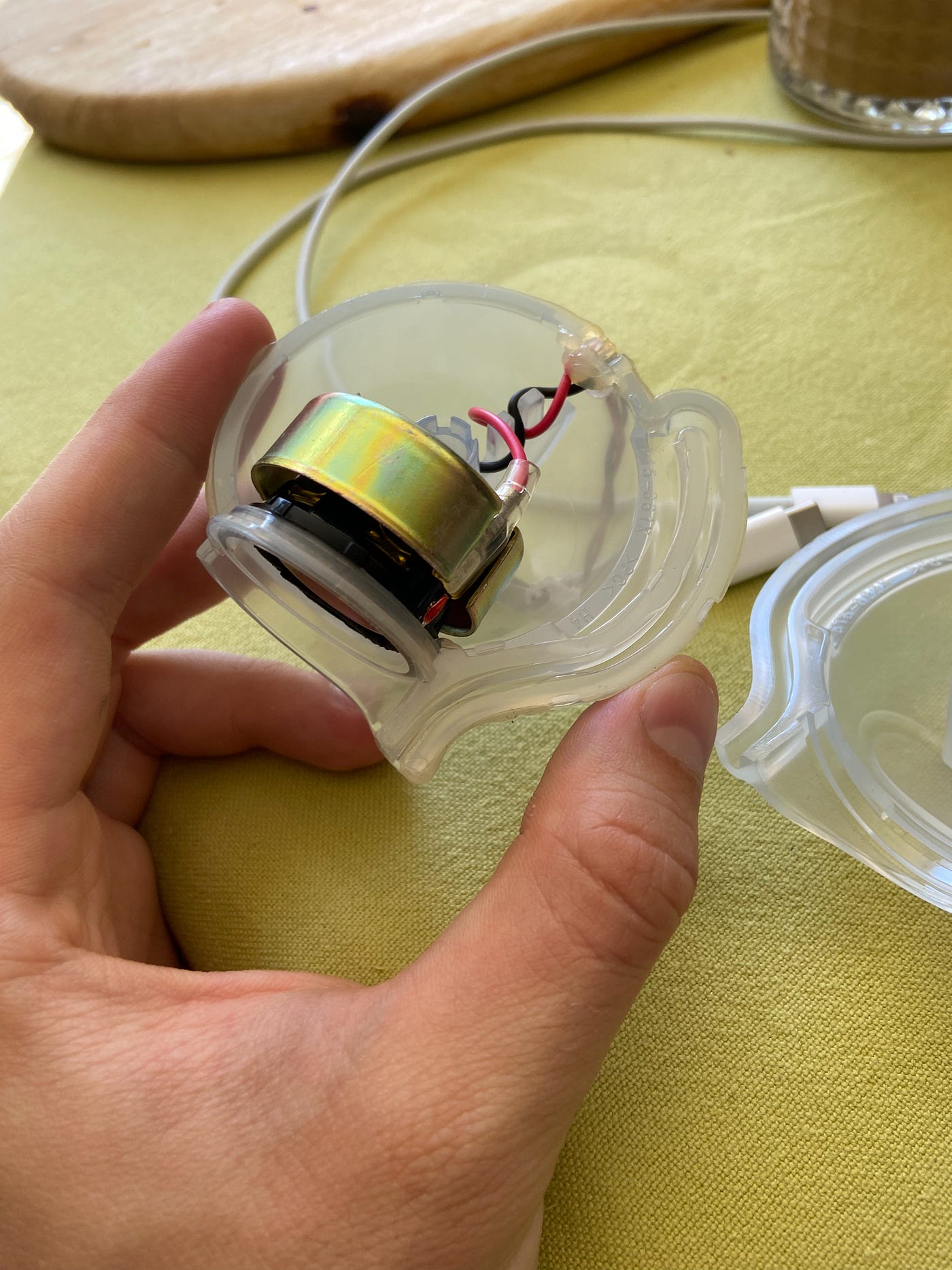 Replace iMac G3 speakers suffering from foam rot by Bram Beirens Medium