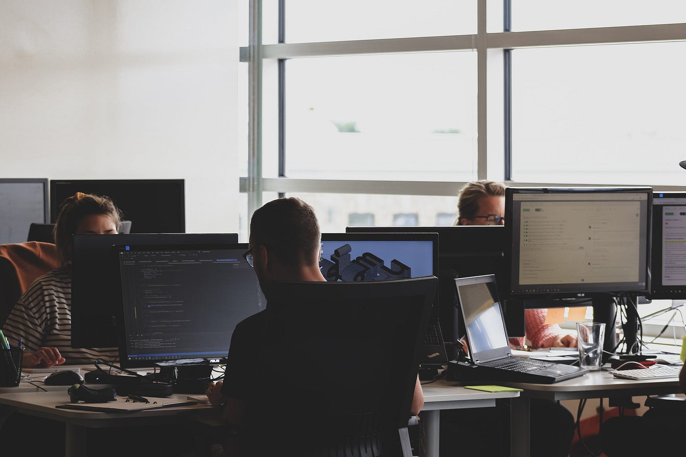 UI and UX designers work together