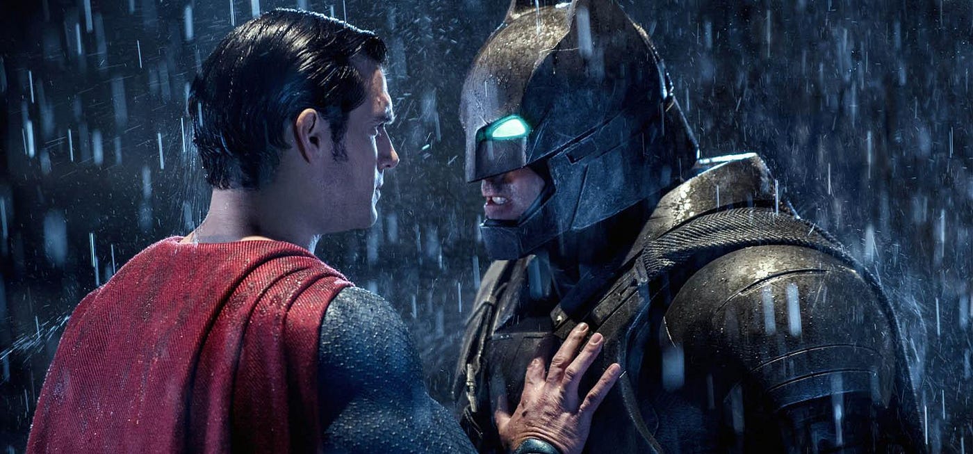 Batman v Superman. El complejo de inferioridad | by Domingo de Cine |  Domingo de cine