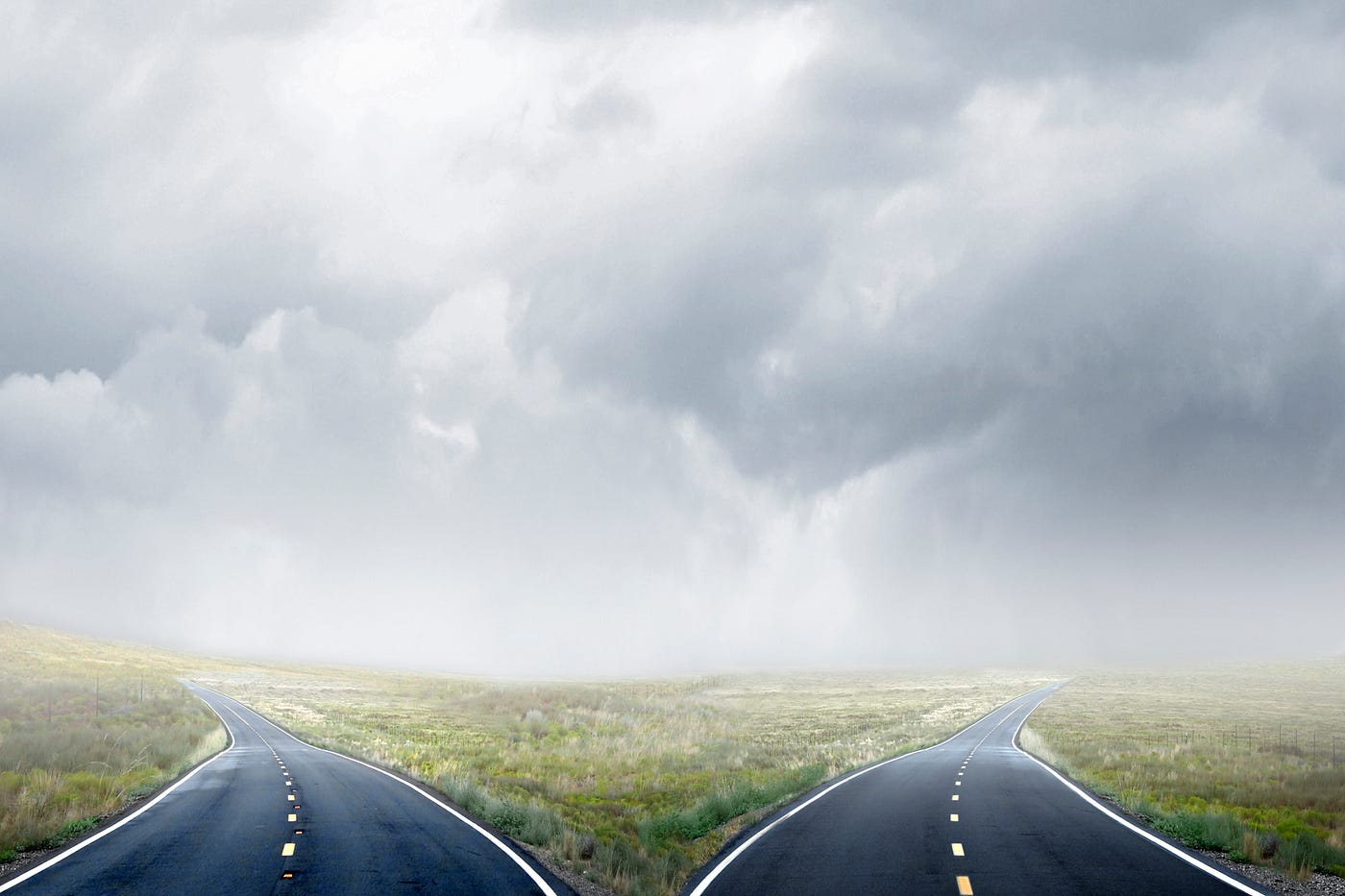 на перепутье двух дорог. несколько дорог. на перепутье 2 дорог. разные дороги разные пути. две дороги два пути.