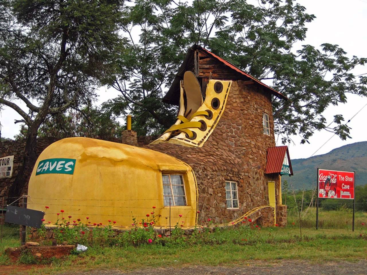 Дом необычной конструкции рисунок