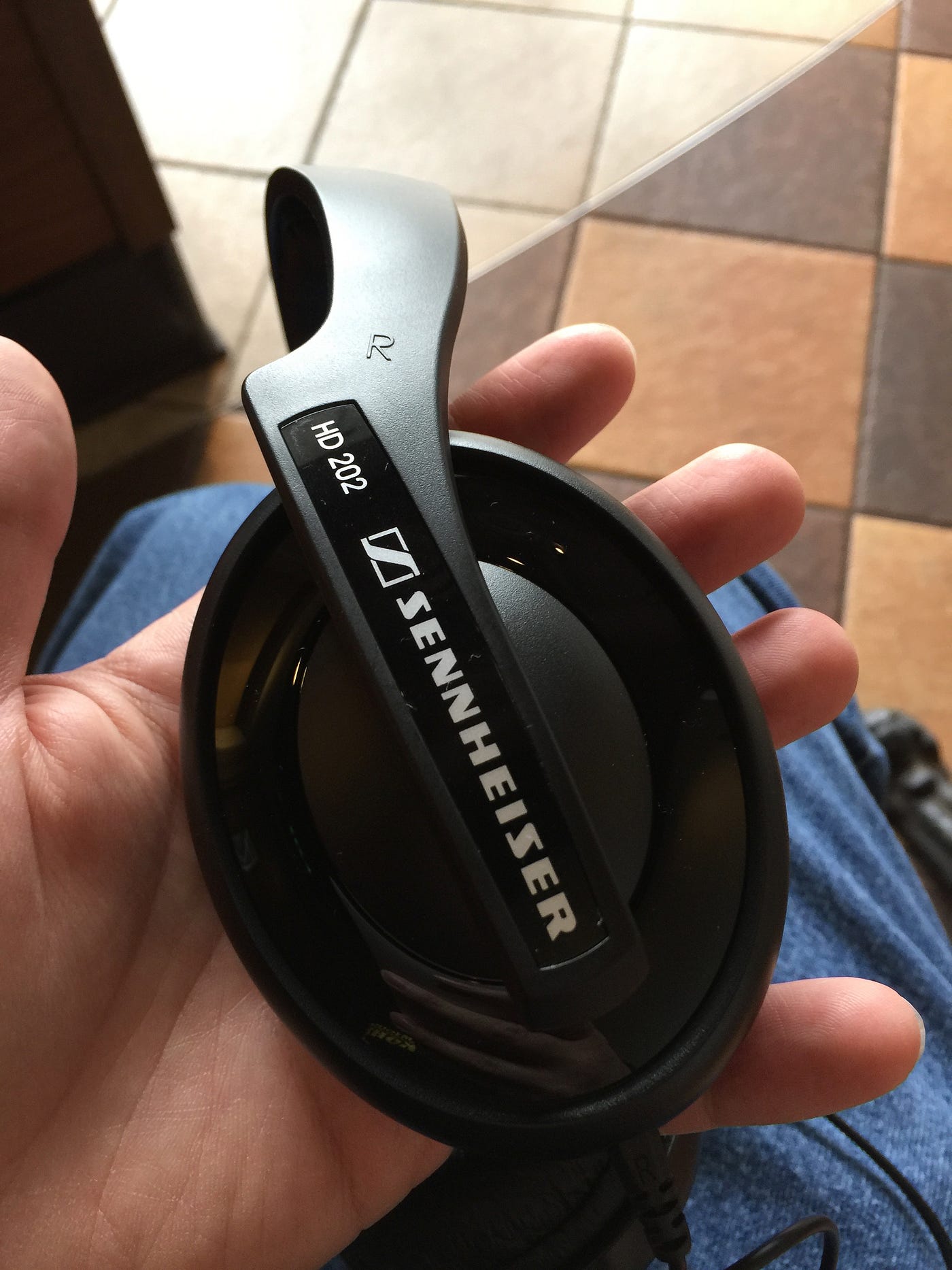 Sennheiser HD202-II Headphone Review: Solid Bass, unremarkable everything  else. | by Alex Rowe | Medium