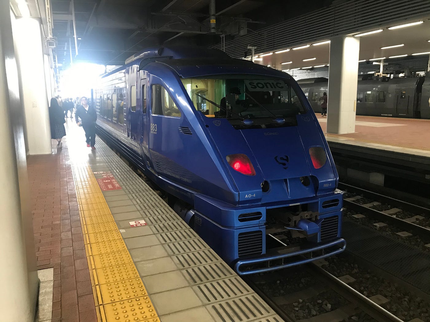 Travel Tips 搭貓電車去擼貓 福岡相島 貓島 西鐵貝塚線彩繪電車にゃん電 提姆陳與他的不雅文字 Medium