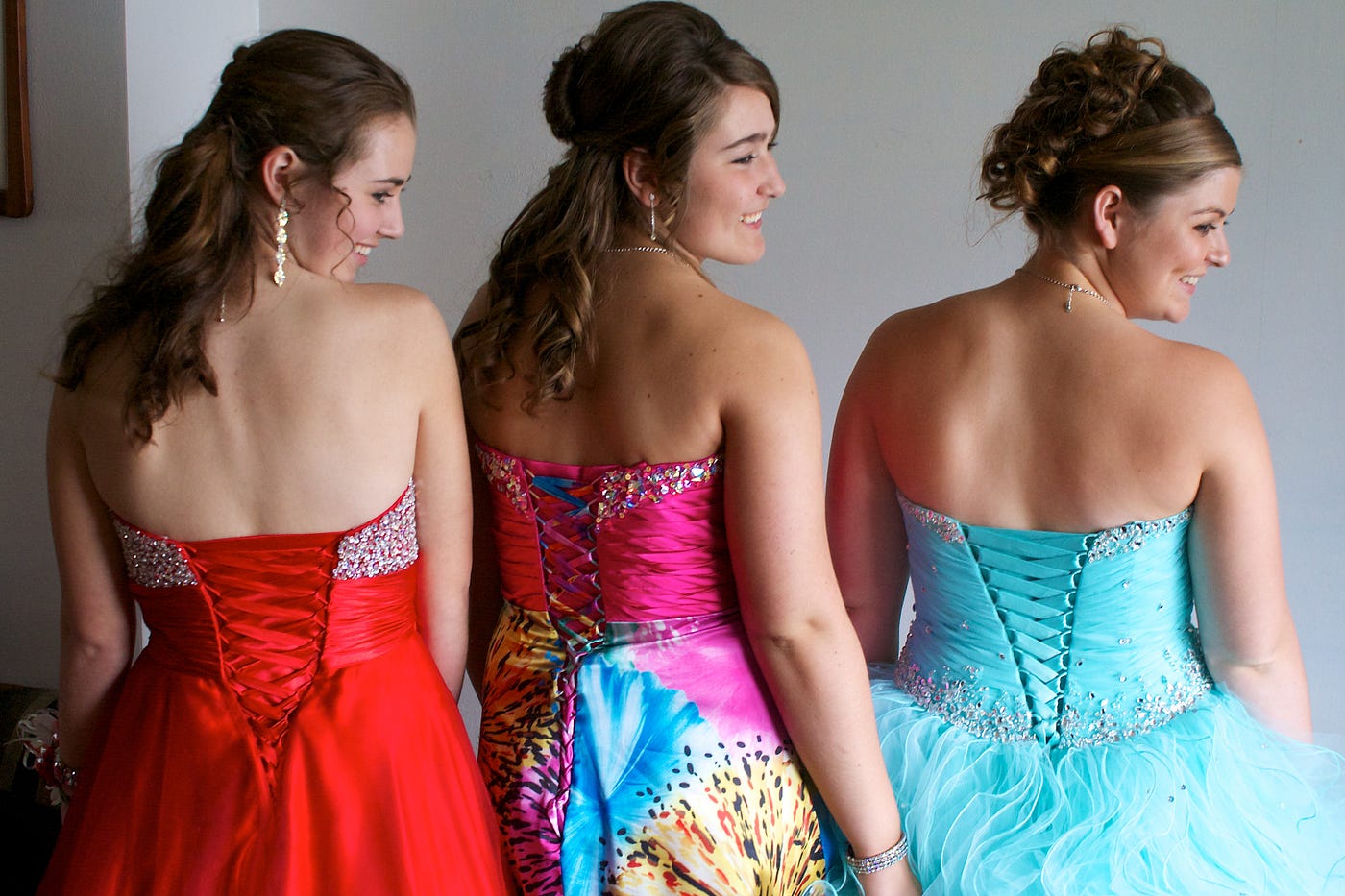 Choosing the Perfect Bag for Your Prom 