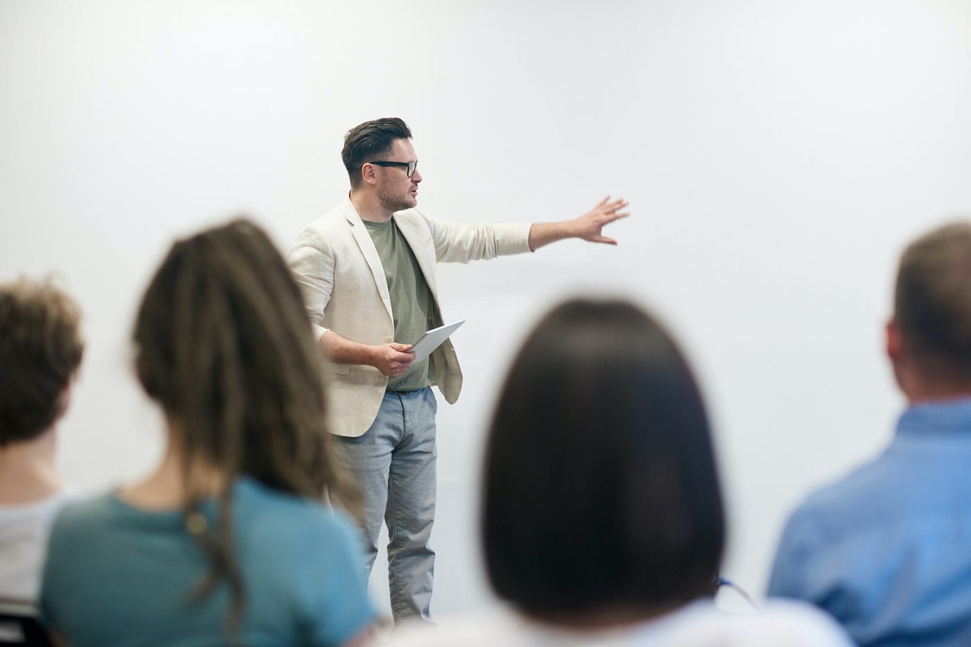10 qualities and characteristics of the best speakers