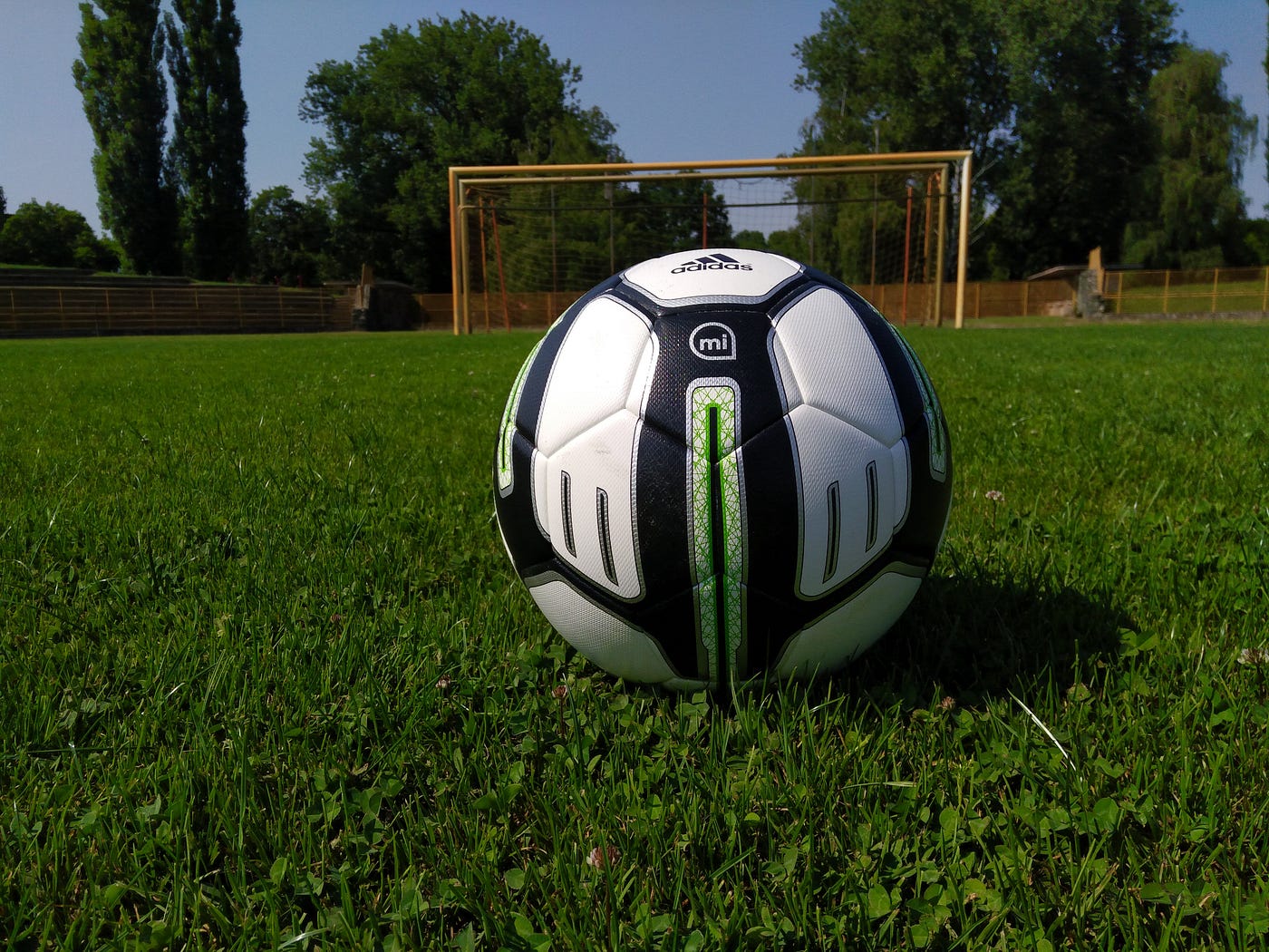 Increíble Tutor legislación Review: Adidas miCoach Smart Ball | by Matt Marenic | Medium