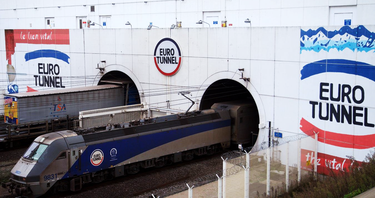 doigt des chaussures plume train eurotunnel Briser verre prise