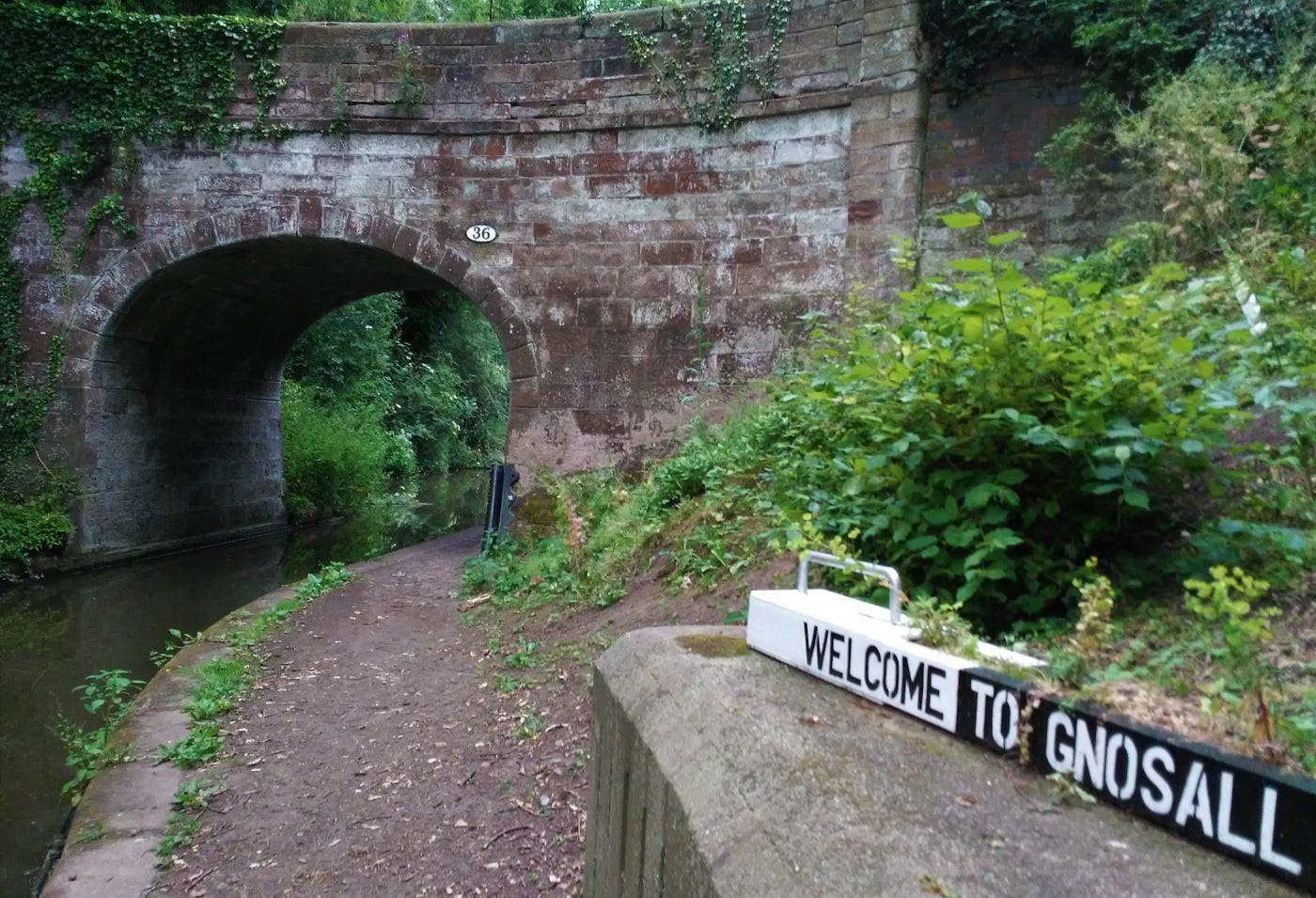 Norbury Junction to Gnosall. A pictorial stroll along the Shropshire