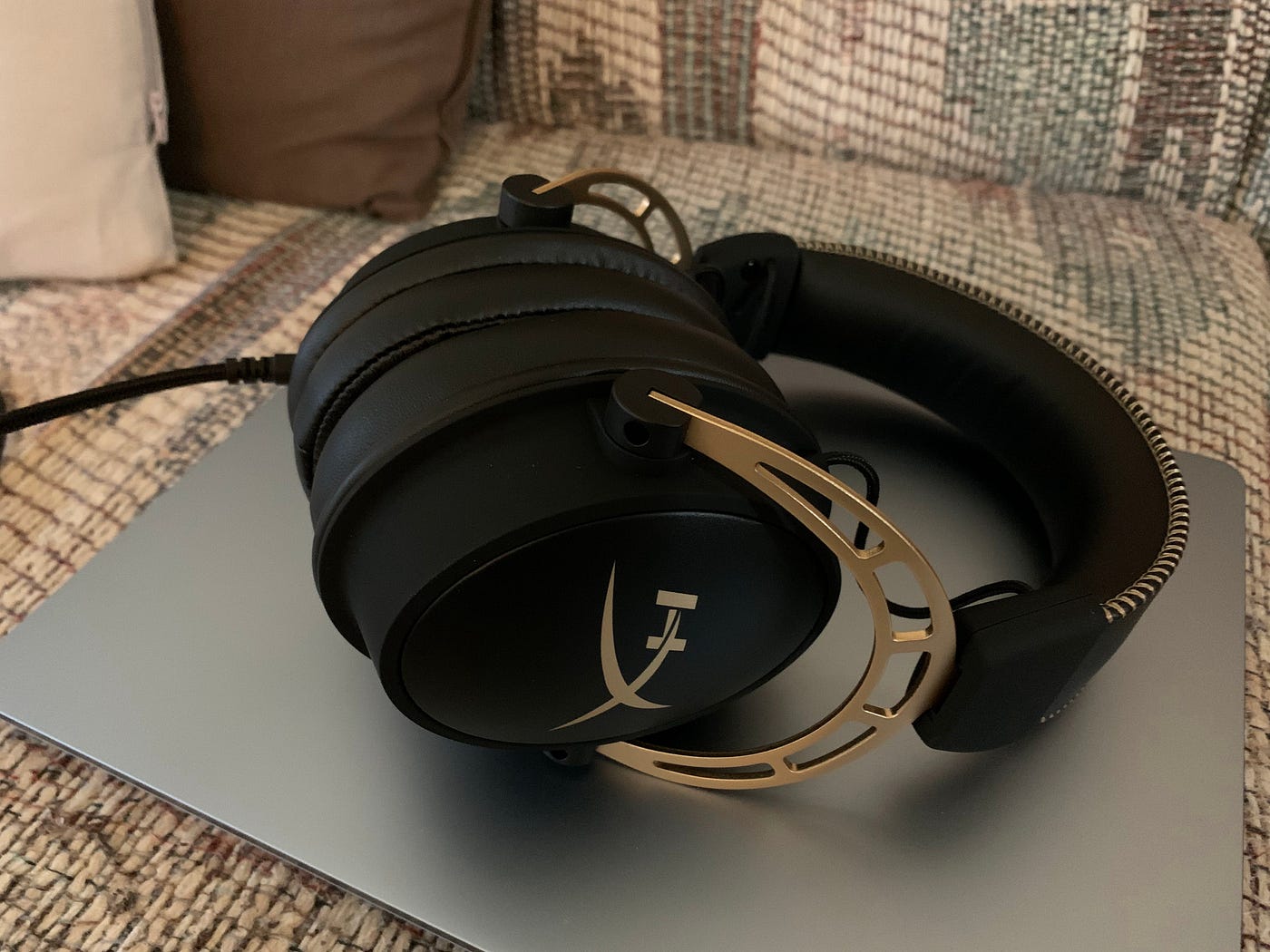 I'm Using The HyperX Cloud Alpha Like a 