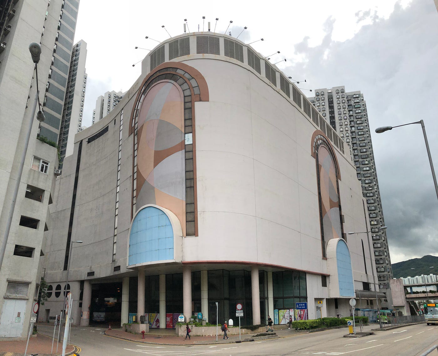 死場透視 荃灣海濱廣場的盛與衰 國安法正式在港實施 相信大家也沒有心情看新商場 今天就跟筆者時光倒流 回到九十年 By Hkmalls 死場透視 死場透視 荃灣海濱廣場的盛與衰 國安法正式在港實施 相信大家也沒有心情看新商場 今天就跟筆者時光倒流 回到九十年 By Hkmalls 死場透視