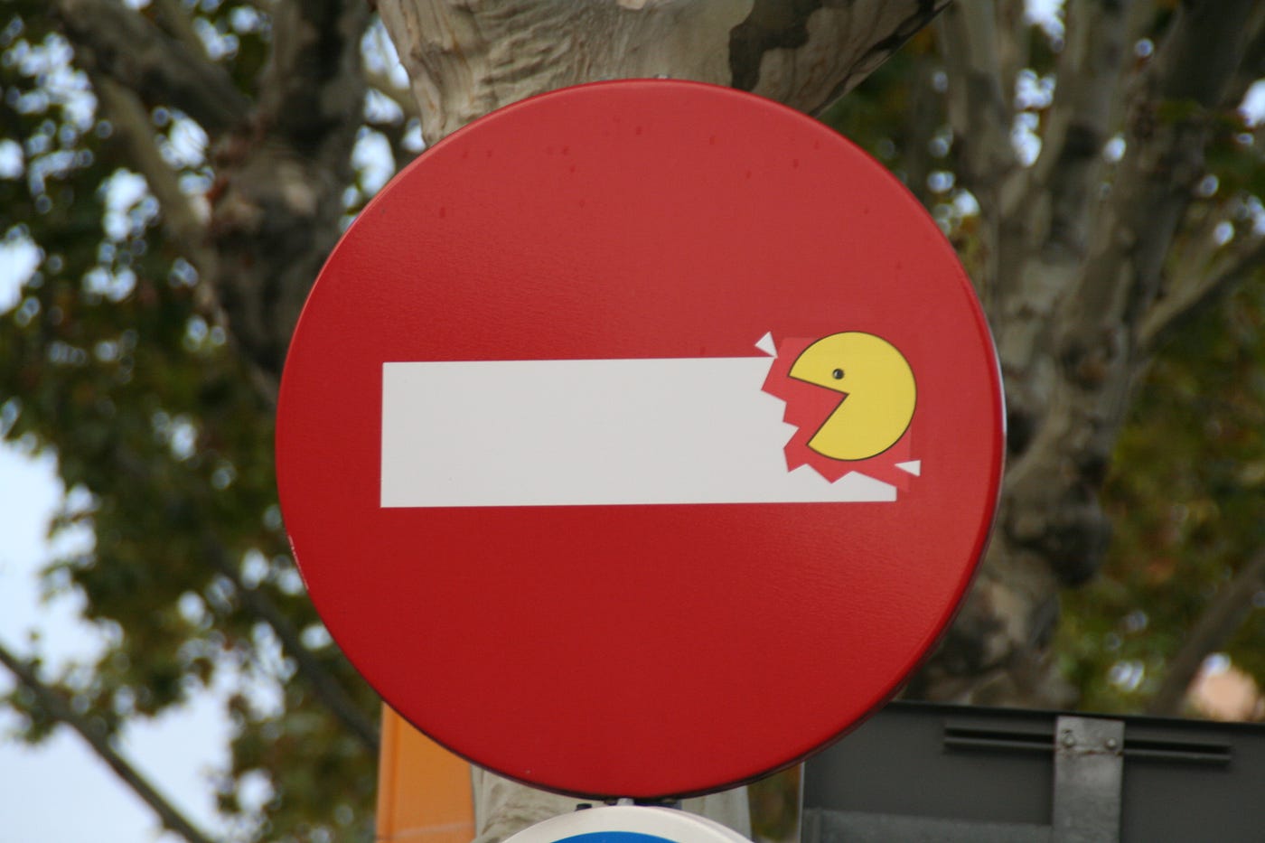 Street Art by CLET Abrahams. Modified traffic signs in Barcelona | by  Juergo | Street Art and Graffiti | Medium