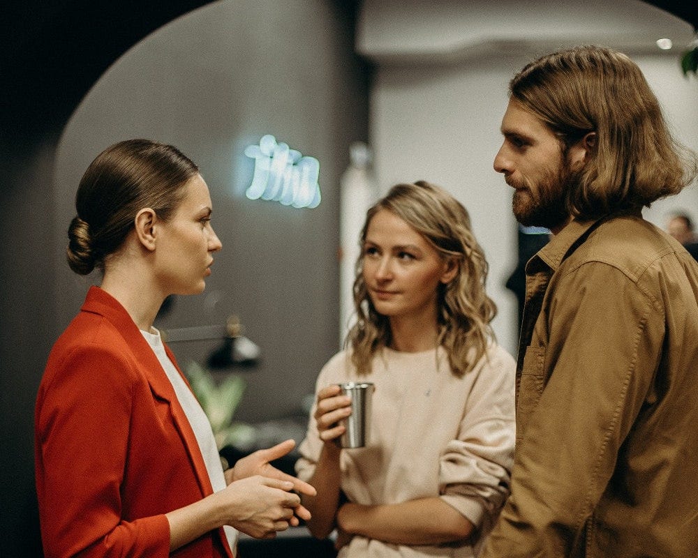 HOW TO TRANSFORM SMALL TALK INTO SMART CONVERSATION