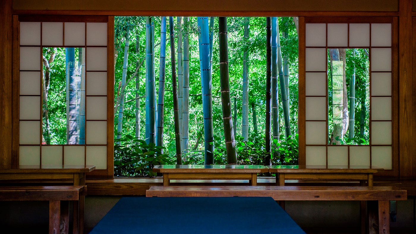 日本庭園不可或缺的小碎石 除了美觀之外更是用途多多 大家在參觀日本庭院時可能都會發現日本人設計庭園時 都會利用小碎石來裝飾
