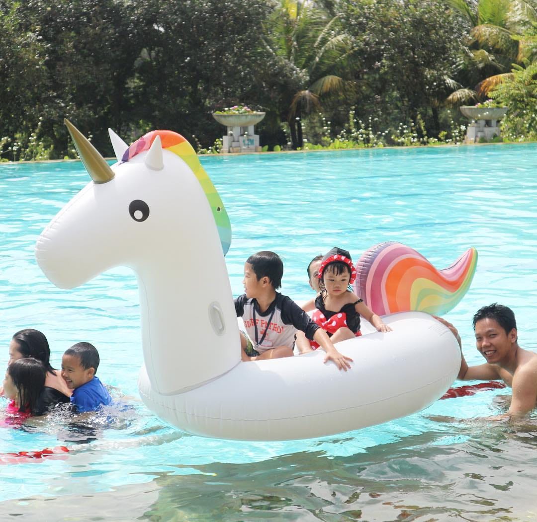 6 Hotel Di Bandung Dengan Infinity Pool Yang Keren Banget By Pergi Com Pergi Com Medium