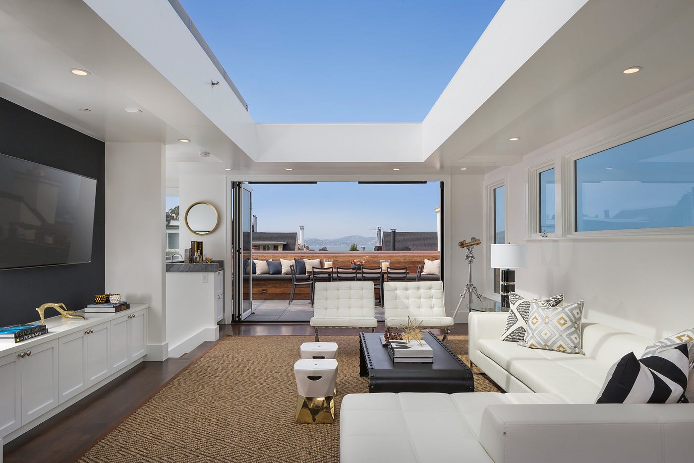 Cow Hollow residence with retractable roof. San Francisco.
