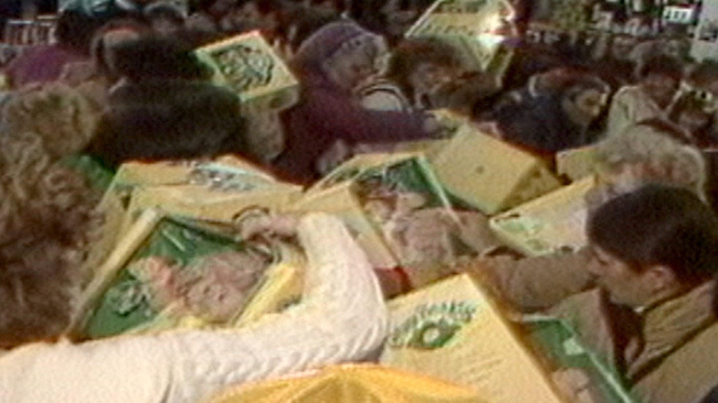 The weird, rabid history of the Cabbage Patch craze | by Stephanie Buck |  Timeline