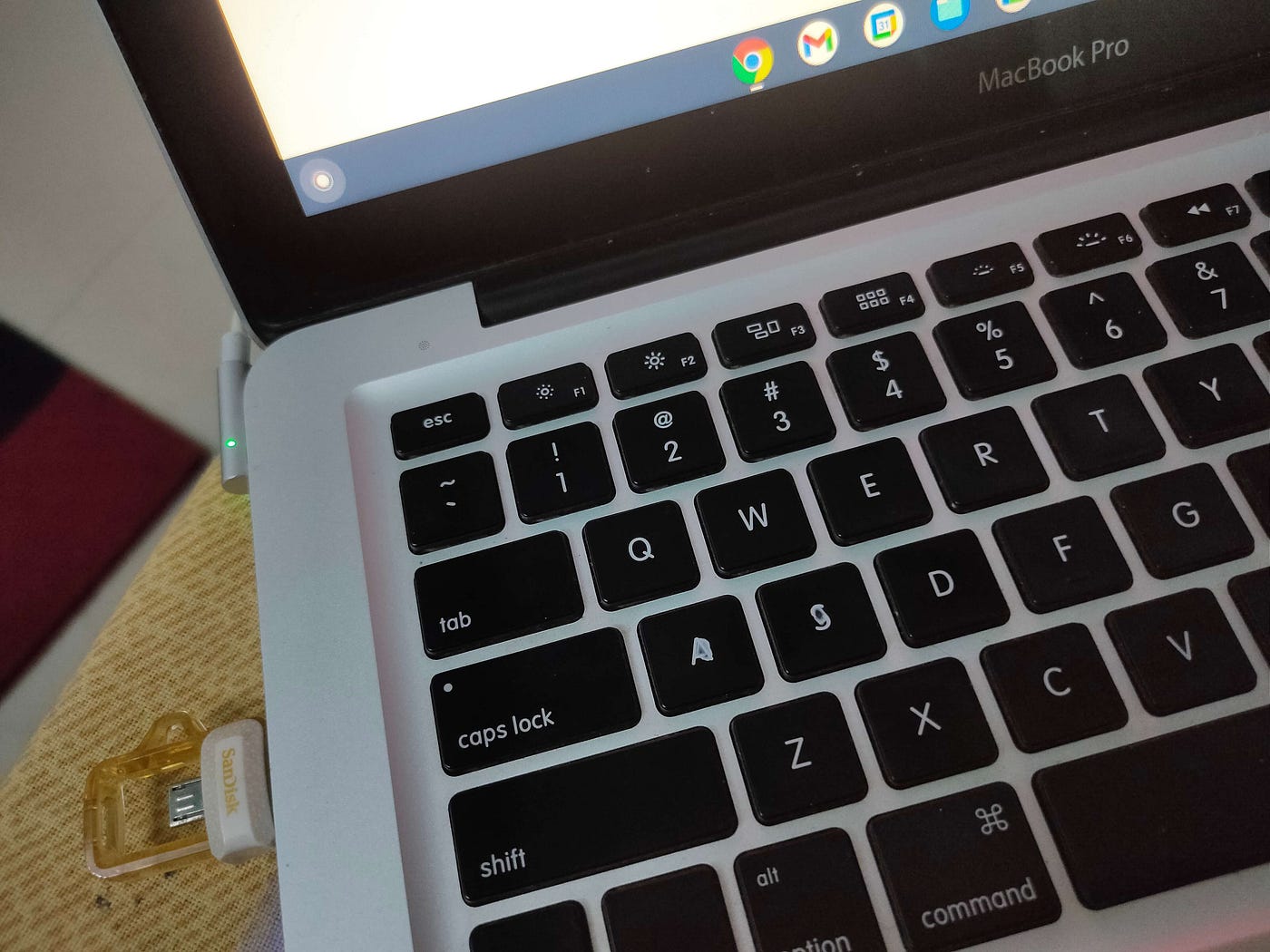 ChromeOS Flex running on MacBook Pro through bootable USB drive