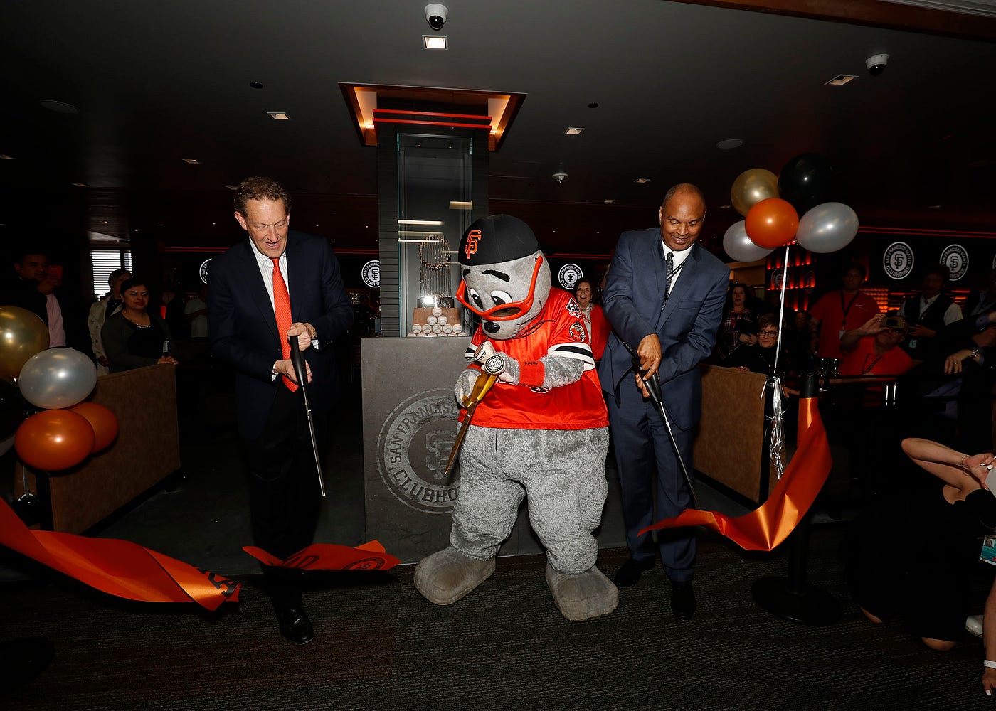 San Francisco Giants Clubhouse Lands At Sfo By San Francisco Giants Splash Hits
