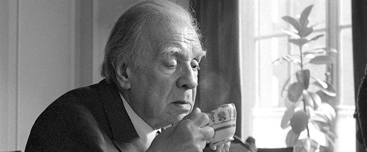 Borges: repetición, simetría y anacronismo. | by PJL | Medium