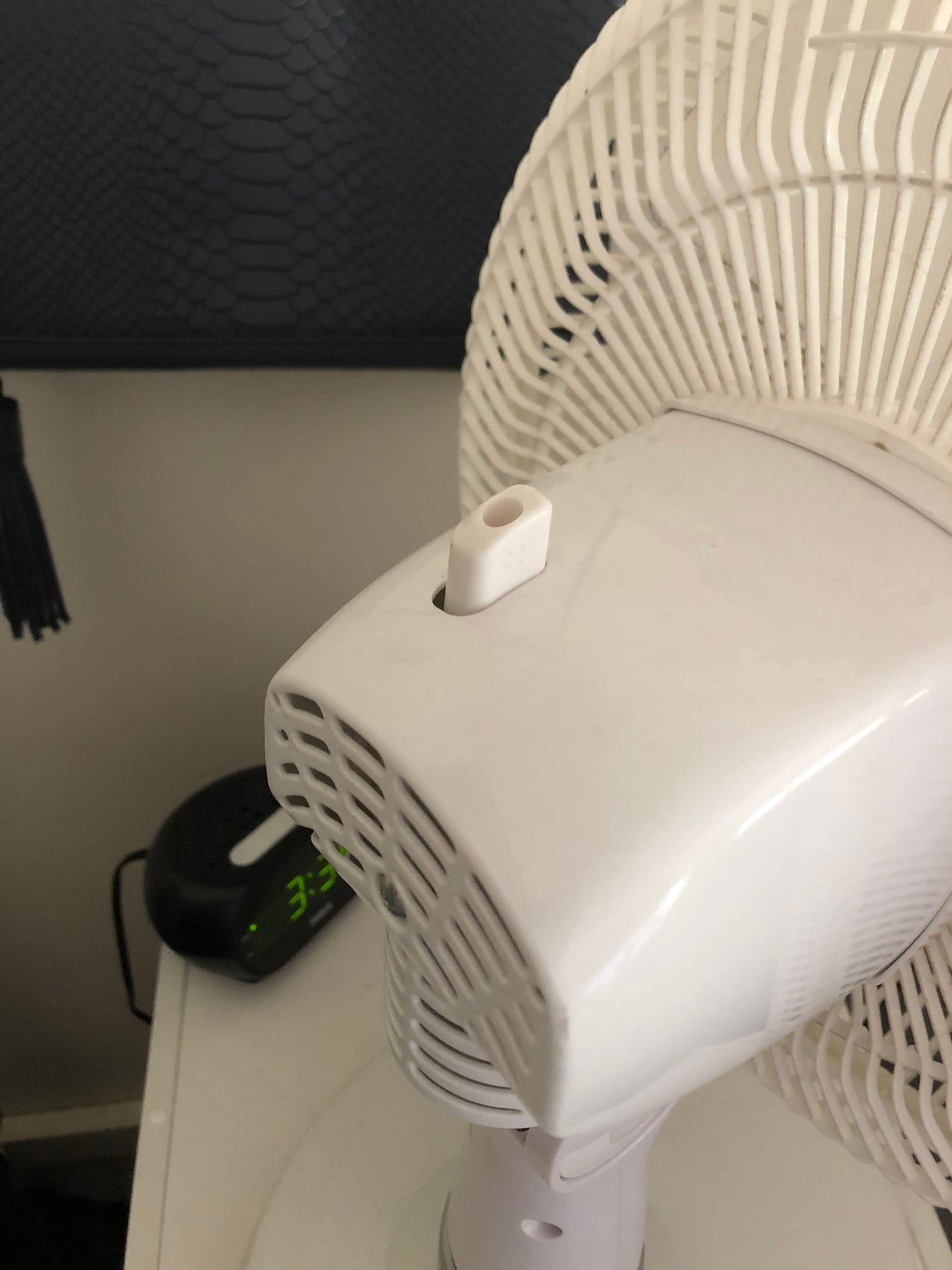 Oscillating Desk Fan Design. I have had the same fan in my dorm room