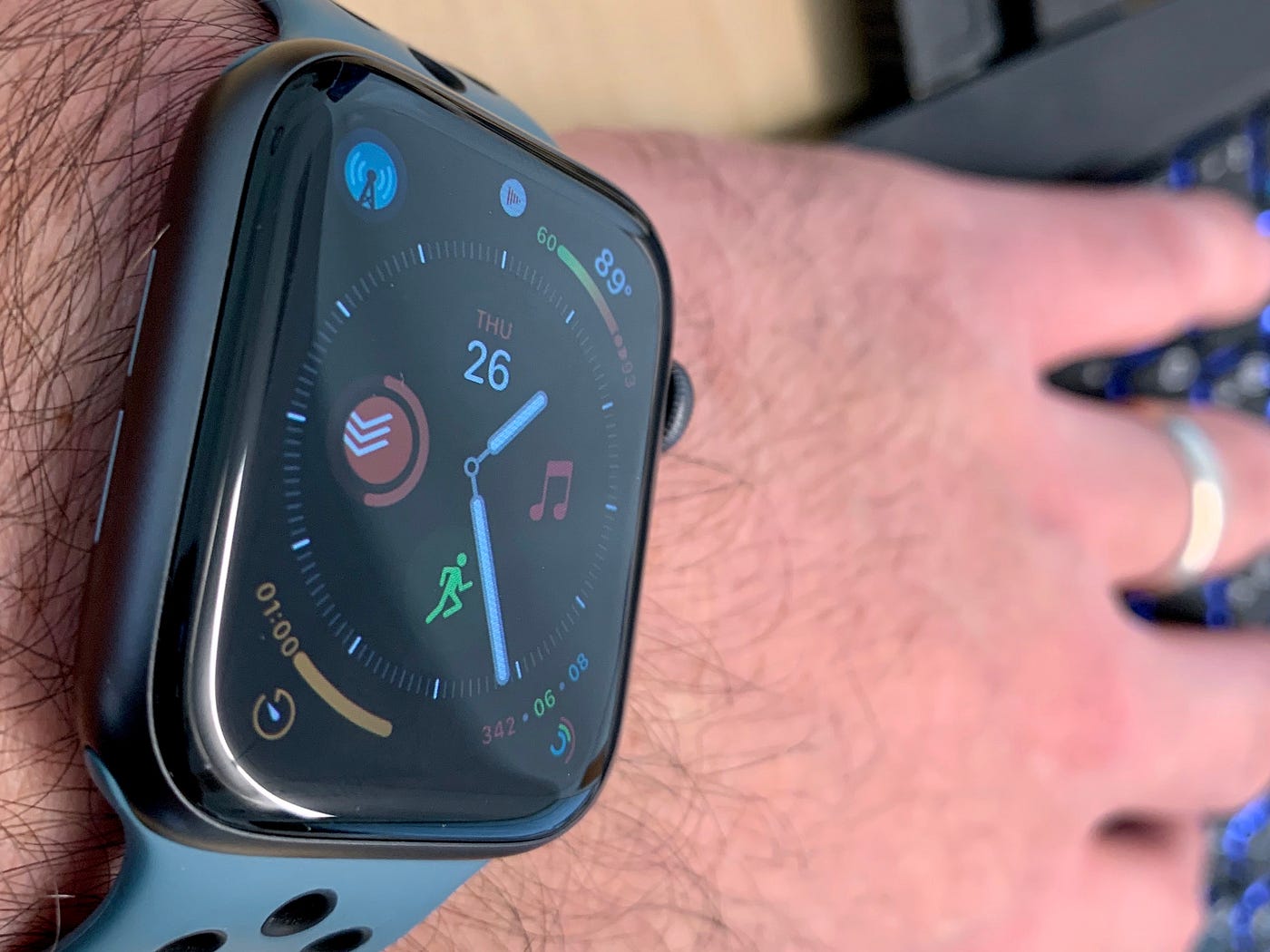 apple watch 5 dim screen