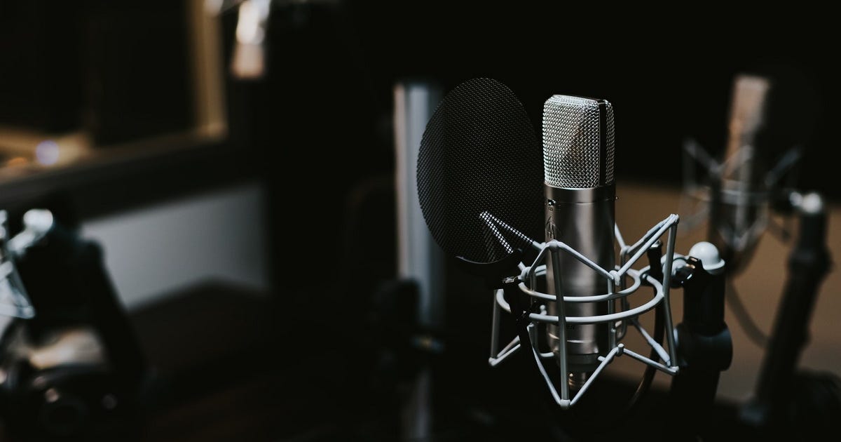 A microphone and pop filter
