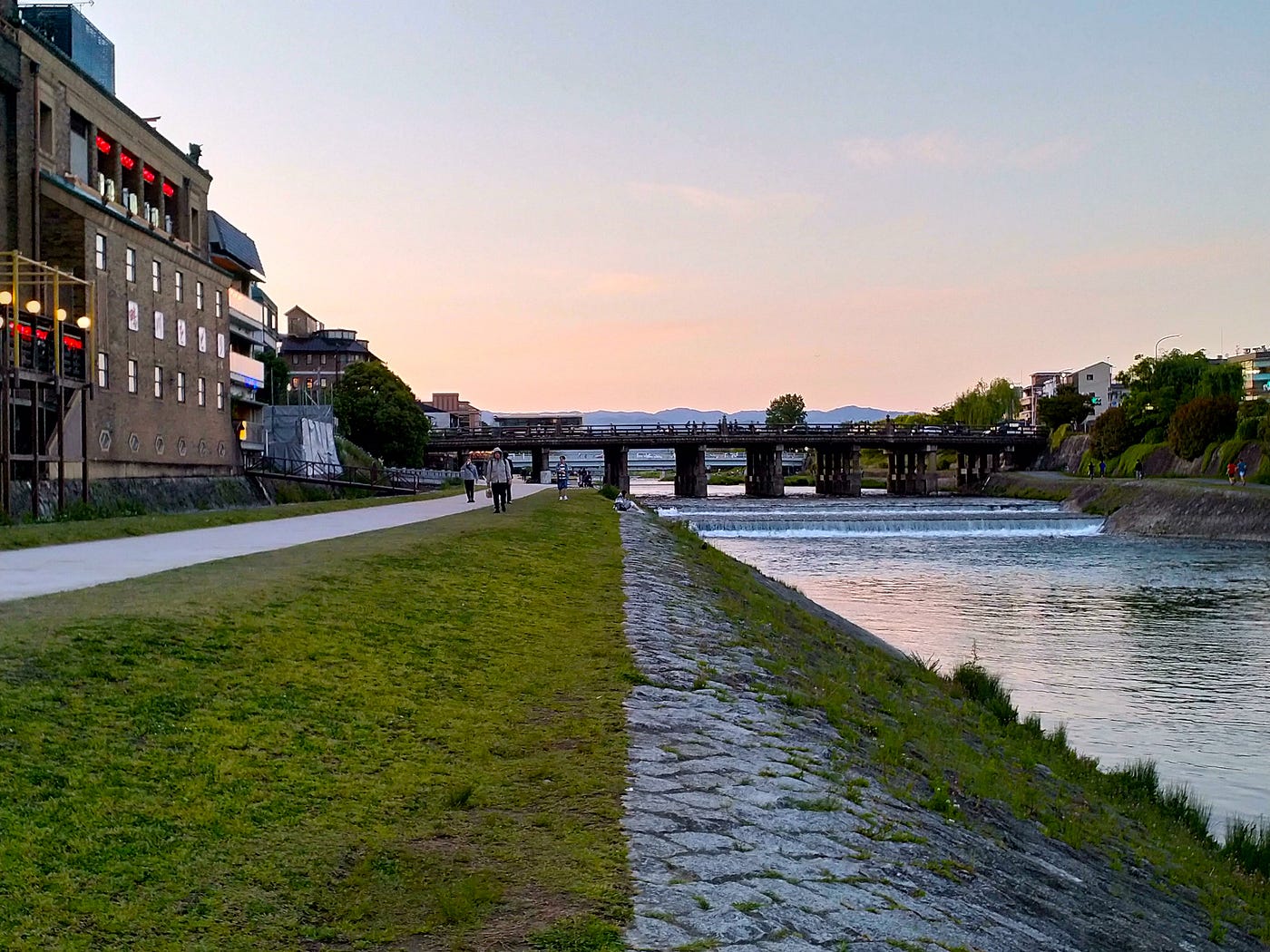 京都國際寫真祭 的散步旅圖 一 東山區 旅人總各懷因由到訪京都 面對這座擁有17處世界文化遺產的千年古城 有人只想靜踱禪 By Yoki Ali Mapendo Medium