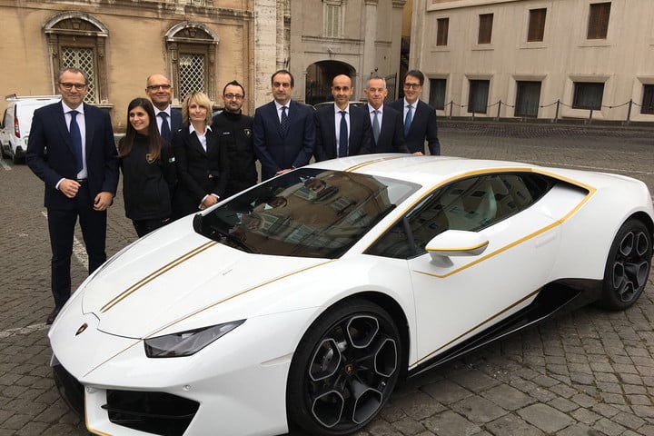 Celsius bibel tæmme Pope Auctions Off Lamborghini Because He Wanted A Ferrari! | by Chancellor  Barton | Medium