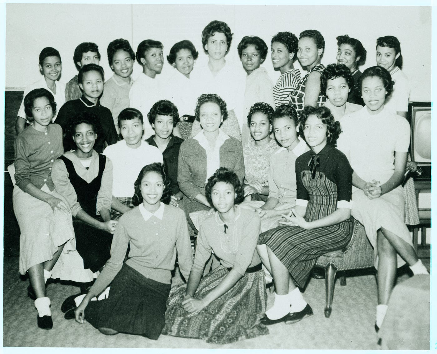 Group picture of Black female students who lived in the Almetris Women’s Co-op in 1960.