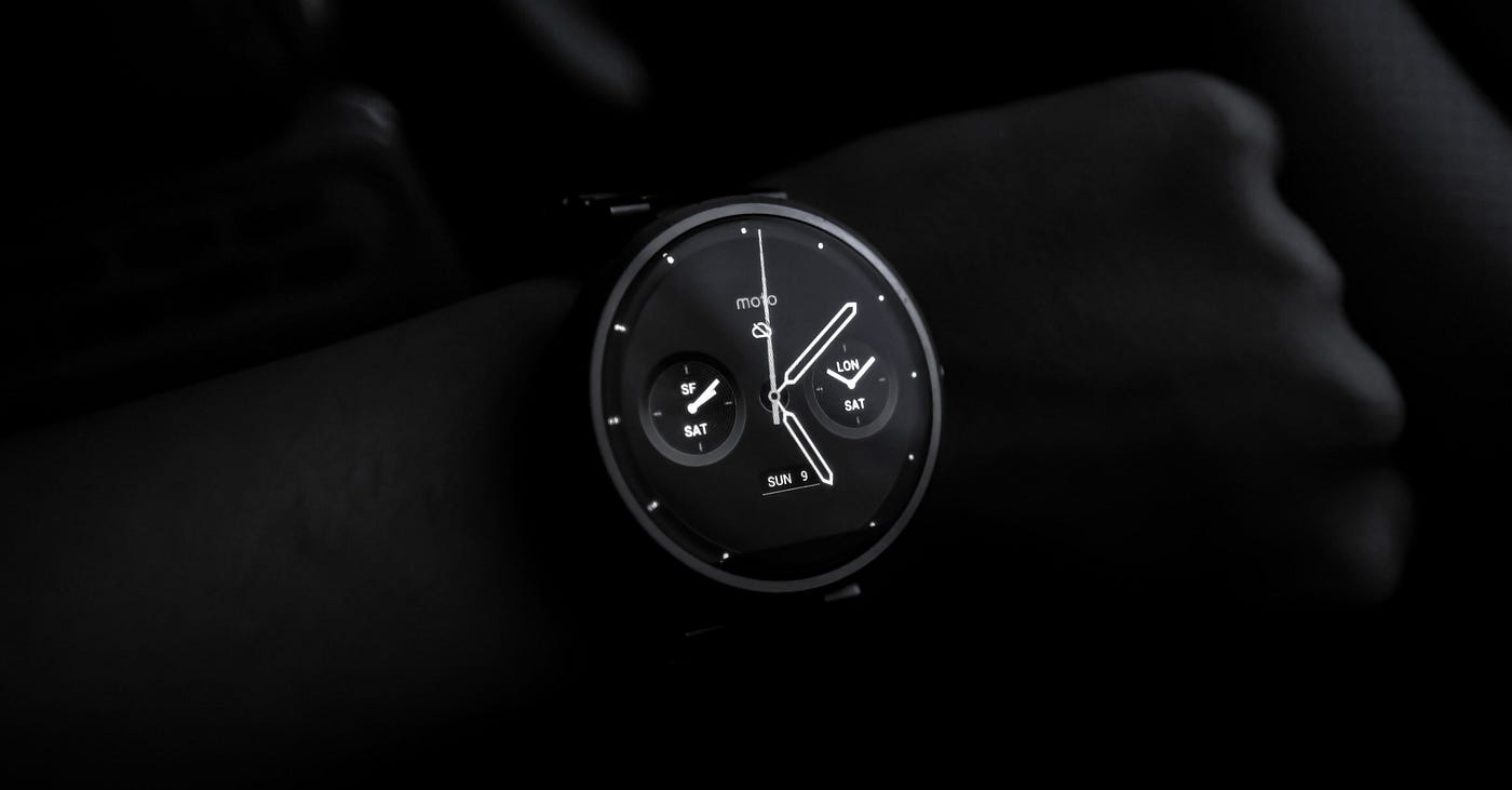 analog watch with notifications