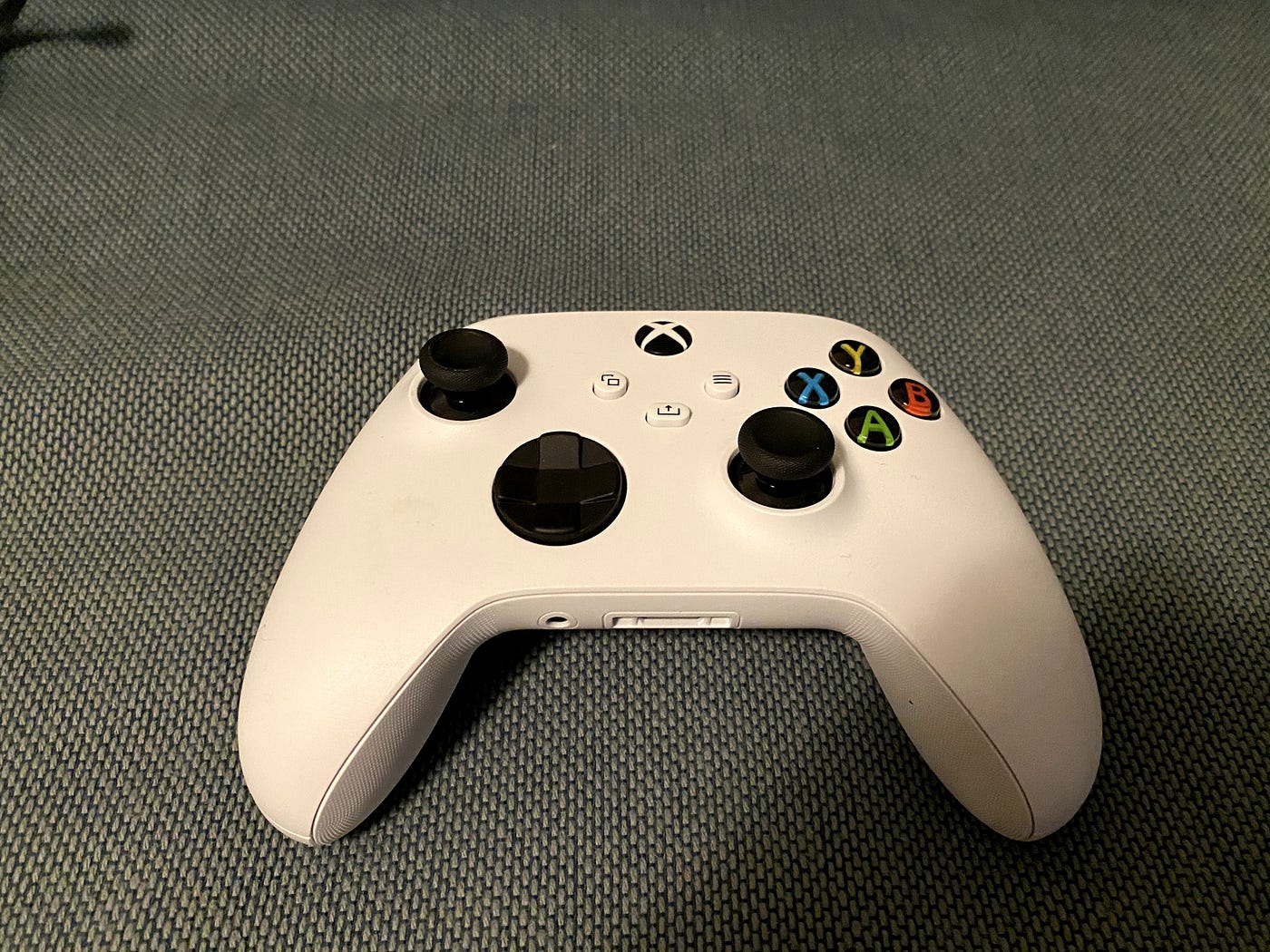 Xboxのコントローラー ヘッドホンが接続できたんだ 先日 Xbox Seires Sを購入した By Canzumegamer Canzume Medium